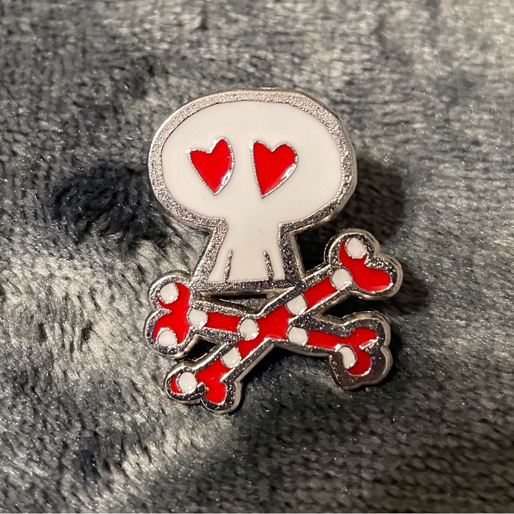 3/$25 Disney Trading Pins Skull